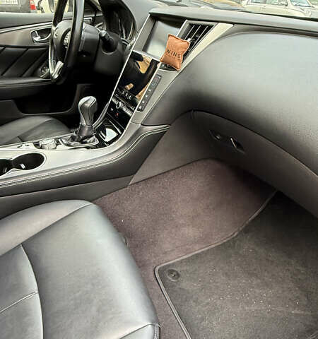 Серый Инфинити Q50, объемом двигателя 1.99 л и пробегом 168 тыс. км за 12499 $, фото 16 на Automoto.ua