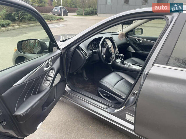 Серый Инфинити Q50, объемом двигателя 3 л и пробегом 118 тыс. км за 15500 $, фото 8 на Automoto.ua