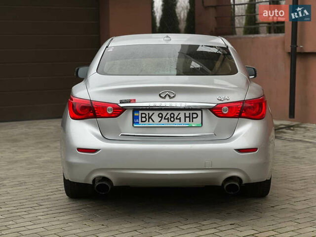 Сірий Інфініті Q50, об'ємом двигуна 3 л та пробігом 168 тис. км за 11000 $, фото 5 на Automoto.ua