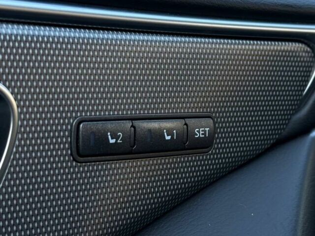 Сірий Інфініті Q50, об'ємом двигуна 3 л та пробігом 177 тис. км за 12999 $, фото 15 на Automoto.ua