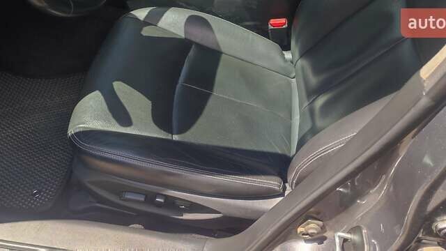 Сірий Інфініті Q50, об'ємом двигуна 2.14 л та пробігом 178 тис. км за 16800 $, фото 12 на Automoto.ua