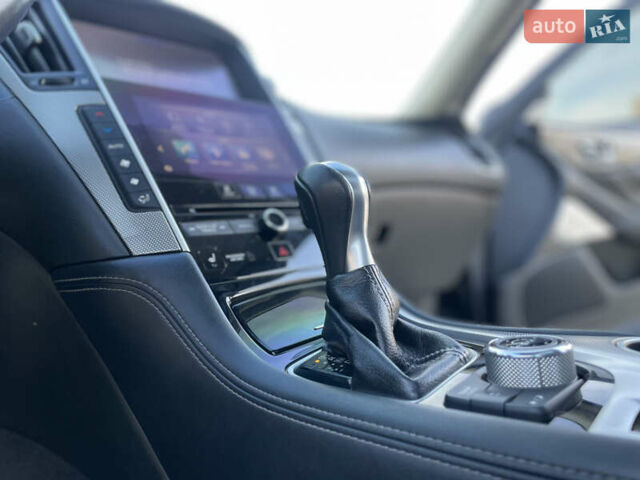 Серый Инфинити Q50, объемом двигателя 1.99 л и пробегом 90 тыс. км за 18300 $, фото 6 на Automoto.ua