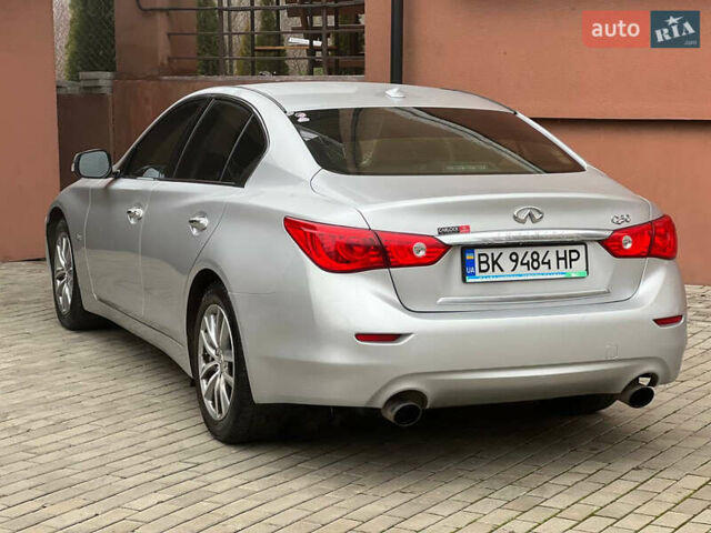 Сірий Інфініті Q50, об'ємом двигуна 3 л та пробігом 168 тис. км за 11000 $, фото 6 на Automoto.ua
