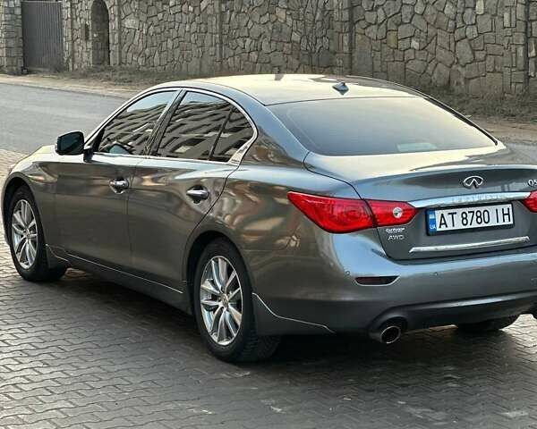 Сірий Інфініті Q50, об'ємом двигуна 2 л та пробігом 173 тис. км за 15500 $, фото 24 на Automoto.ua