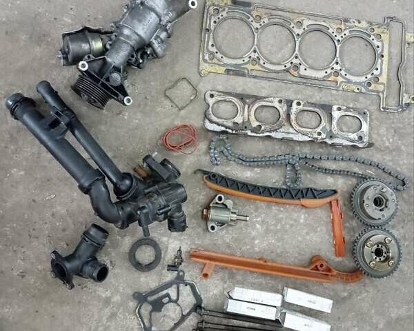 Сірий Інфініті Q50, об'ємом двигуна 1.99 л та пробігом 256 тис. км за 17500 $, фото 2 на Automoto.ua