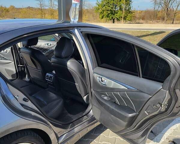 Сірий Інфініті Q50, об'ємом двигуна 2.14 л та пробігом 140 тис. км за 15200 $, фото 8 на Automoto.ua