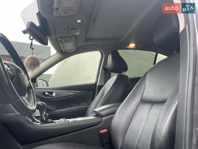 Серый Инфинити Q50, объемом двигателя 3 л и пробегом 118 тыс. км за 15500 $, фото 13 на Automoto.ua