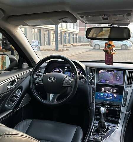 Сірий Інфініті Q50, об'ємом двигуна 2 л та пробігом 173 тис. км за 15500 $, фото 34 на Automoto.ua