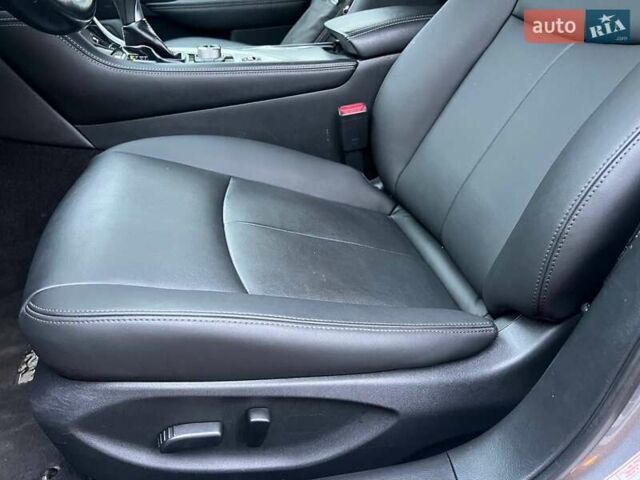 Серый Инфинити Q50, объемом двигателя 3 л и пробегом 116 тыс. км за 11700 $, фото 25 на Automoto.ua