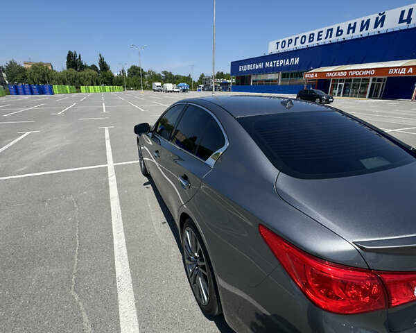 Серый Инфинити Q50, объемом двигателя 3 л и пробегом 200 тыс. км за 18000 $, фото 2 на Automoto.ua