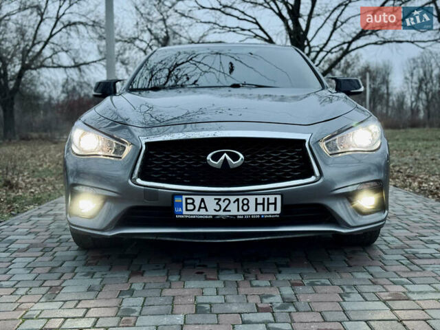 Серый Инфинити Q50, объемом двигателя 3 л и пробегом 86 тыс. км за 14699 $, фото 6 на Automoto.ua