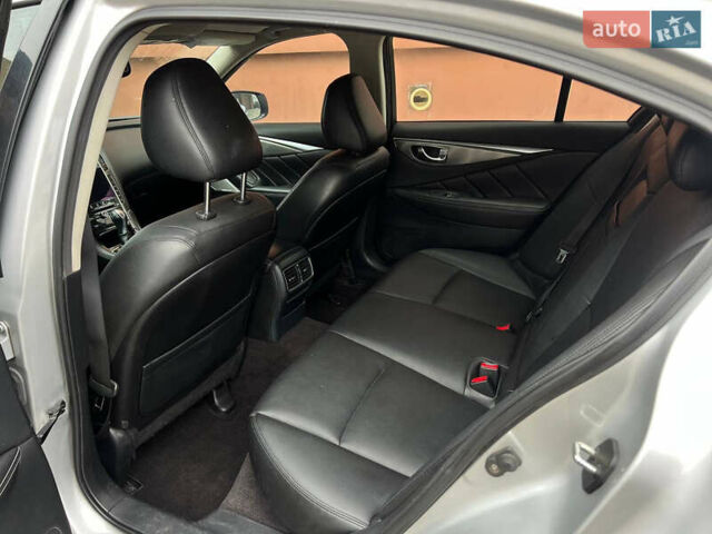 Сірий Інфініті Q50, об'ємом двигуна 3 л та пробігом 168 тис. км за 11000 $, фото 8 на Automoto.ua