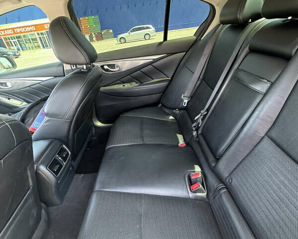 Серый Инфинити Q50, объемом двигателя 3 л и пробегом 200 тыс. км за 18000 $, фото 9 на Automoto.ua