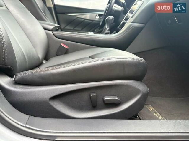 Сірий Інфініті Q50, об'ємом двигуна 3 л та пробігом 205 тис. км за 11450 $, фото 31 на Automoto.ua