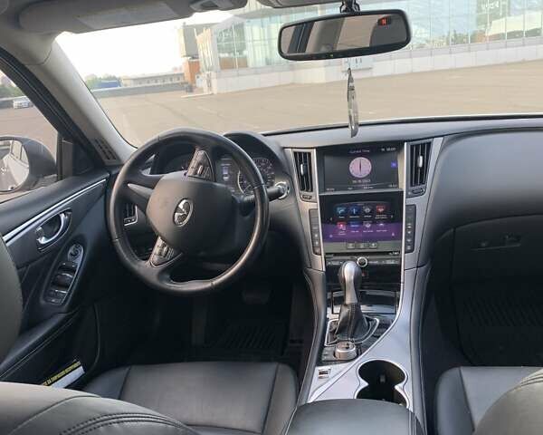 Сірий Інфініті Q50, об'ємом двигуна 1.99 л та пробігом 256 тис. км за 16000 $, фото 4 на Automoto.ua