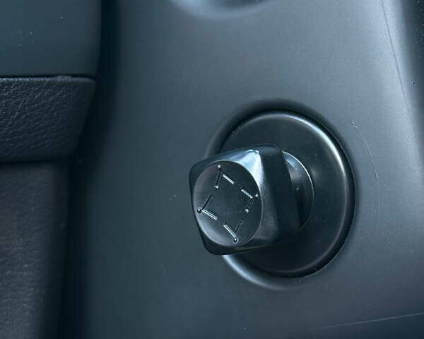 Сірий Інфініті Q50, об'ємом двигуна 3 л та пробігом 177 тис. км за 12999 $, фото 18 на Automoto.ua