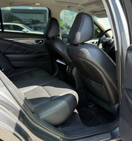 Сірий Інфініті Q50, об'ємом двигуна 1.99 л та пробігом 107 тис. км за 14888 $, фото 10 на Automoto.ua