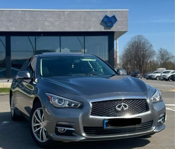 Серый Инфинити Q50, объемом двигателя 3 л и пробегом 85 тыс. км за 11000 $, фото 1 на Automoto.ua