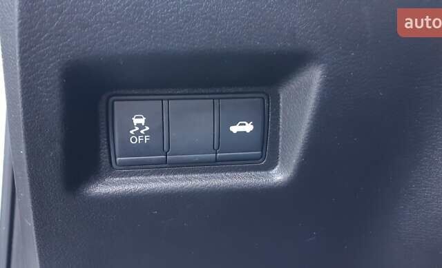 Серый Инфинити Q50, объемом двигателя 3 л и пробегом 86 тыс. км за 16250 $, фото 22 на Automoto.ua