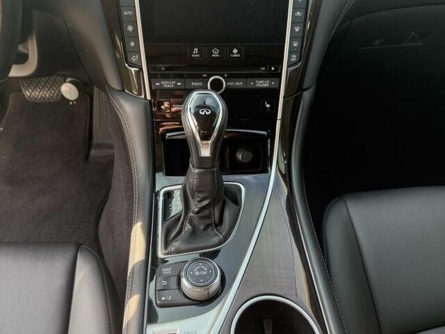 Сірий Інфініті Q50, об'ємом двигуна 3 л та пробігом 75 тис. км за 18500 $, фото 13 на Automoto.ua