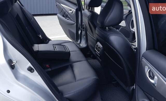 Серый Инфинити Q50, объемом двигателя 3 л и пробегом 86 тыс. км за 16250 $, фото 37 на Automoto.ua