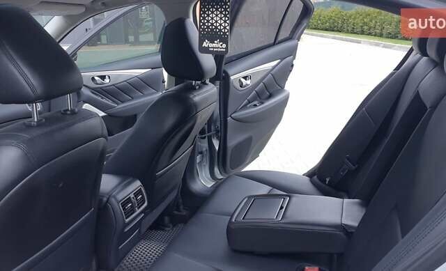 Серый Инфинити Q50, объемом двигателя 3 л и пробегом 86 тыс. км за 16250 $, фото 35 на Automoto.ua