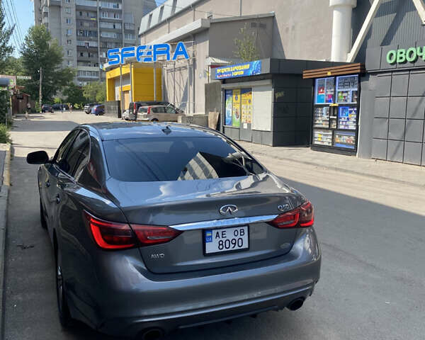 Серый Инфинити Q50, объемом двигателя 2 л и пробегом 145 тыс. км за 19000 $, фото 2 на Automoto.ua