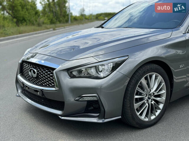 Сірий Інфініті Q50, об'ємом двигуна 3 л та пробігом 108 тис. км за 17777 $, фото 6 на Automoto.ua