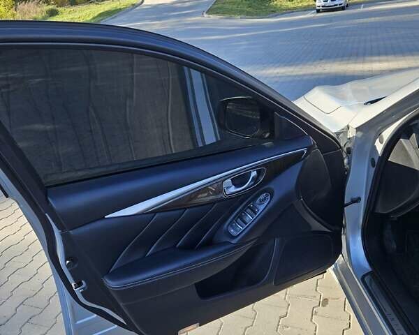 Инфинити Q50 2017 в Деражне на Automoto.ua Серый Инфинити Q50, объемом двигателя 3 л и пробегом 195 тыс. км за 16000 $, фото 12 на Automoto.ua