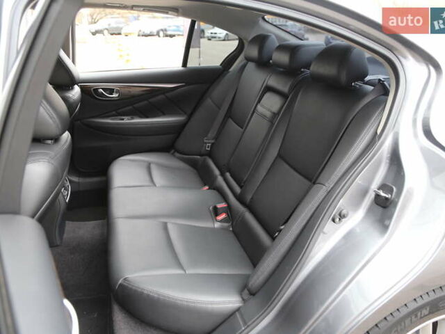 Серый Инфинити Q50, объемом двигателя 2.98 л и пробегом 100 тыс. км за 16500 $, фото 9 на Automoto.ua