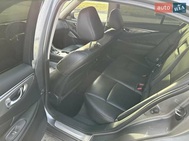 Серый Инфинити Q50, объемом двигателя 3 л и пробегом 118 тыс. км за 22800 $, фото 23 на Automoto.ua