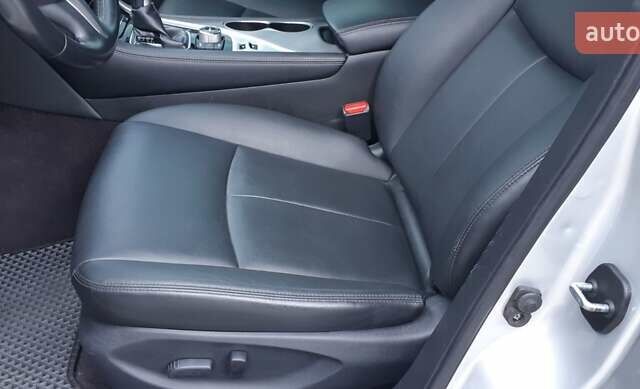 Серый Инфинити Q50, объемом двигателя 3 л и пробегом 86 тыс. км за 16250 $, фото 13 на Automoto.ua