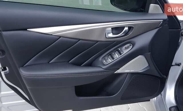 Серый Инфинити Q50, объемом двигателя 3 л и пробегом 86 тыс. км за 16250 $, фото 10 на Automoto.ua