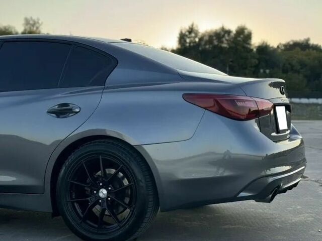 Серый Инфинити Q50, объемом двигателя 2 л и пробегом 127 тыс. км за 10100 $, фото 4 на Automoto.ua