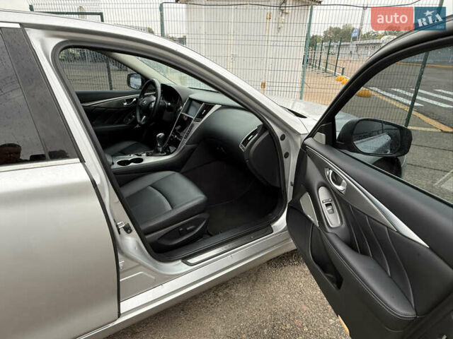 Серый Инфинити Q50, объемом двигателя 3 л и пробегом 132 тыс. км за 11990 $, фото 14 на Automoto.ua