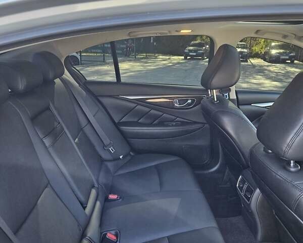 Инфинити Q50 2017 в Деражне на Automoto.ua Серый Инфинити Q50, объемом двигателя 3 л и пробегом 195 тыс. км за 16000 $, фото 8 на Automoto.ua