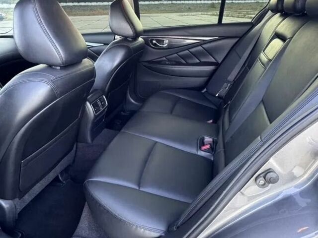 Серый Инфинити Q50, объемом двигателя 2 л и пробегом 127 тыс. км за 10100 $, фото 16 на Automoto.ua