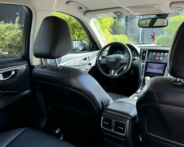 Серый Инфинити Q50, объемом двигателя 1.99 л и пробегом 198 тыс. км за 15600 $, фото 8 на Automoto.ua