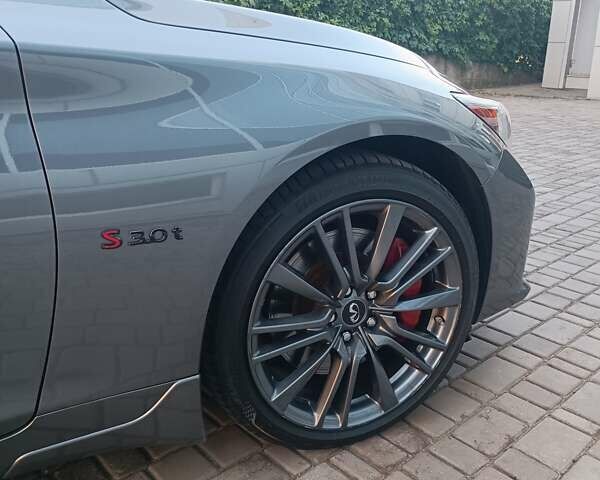 Сірий Інфініті Q50, об'ємом двигуна 3 л та пробігом 52 тис. км за 19500 $, фото 6 на Automoto.ua