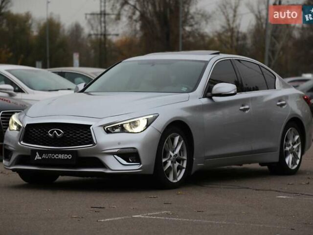 Серый Инфинити Q50, объемом двигателя 3 л и пробегом 60 тыс. км за 16900 $, фото 2 на Automoto.ua