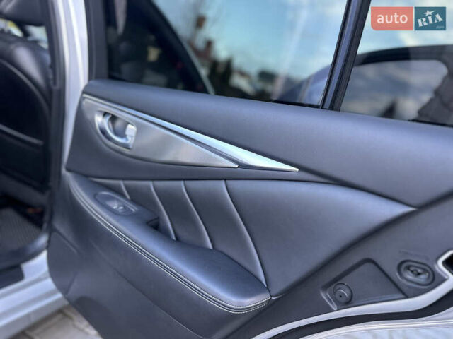 Сірий Інфініті Q50, об'ємом двигуна 3 л та пробігом 95 тис. км за 12700 $, фото 31 на Automoto.ua