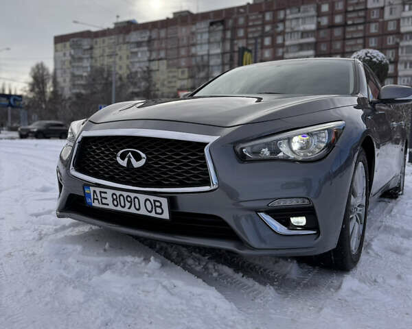 Сірий Інфініті Q50, об'ємом двигуна 1.99 л та пробігом 149 тис. км за 14400 $, фото 4 на Automoto.ua