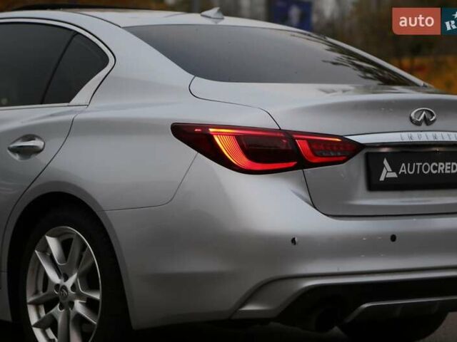Серый Инфинити Q50, объемом двигателя 3 л и пробегом 60 тыс. км за 16900 $, фото 7 на Automoto.ua