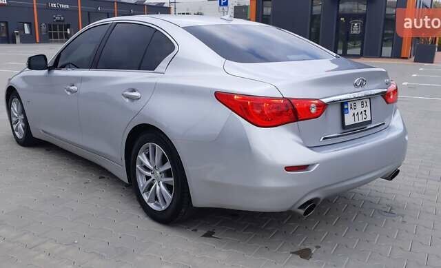 Серый Инфинити Q50, объемом двигателя 3 л и пробегом 86 тыс. км за 16250 $, фото 8 на Automoto.ua