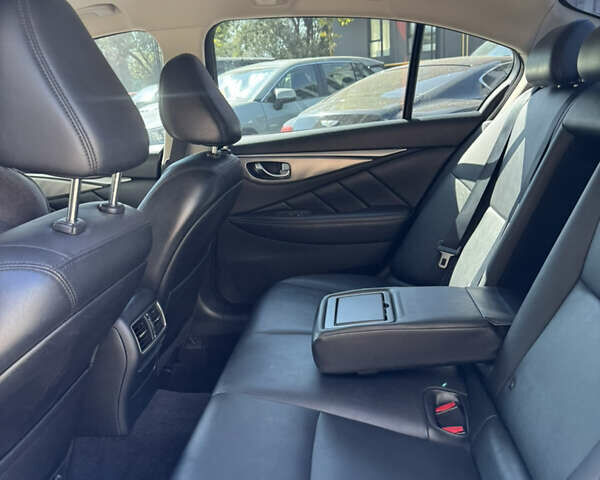 Серый Инфинити Q50, объемом двигателя 1.99 л и пробегом 198 тыс. км за 15600 $, фото 9 на Automoto.ua