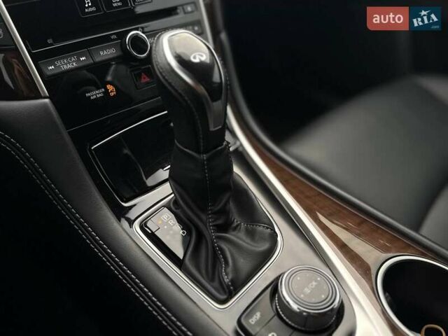 Серый Инфинити Q50, объемом двигателя 3 л и пробегом 170 тыс. км за 16500 $, фото 24 на Automoto.ua