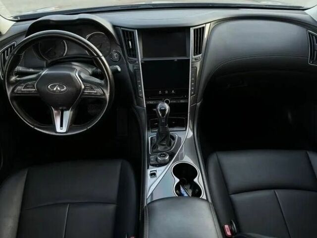 Серый Инфинити Q50, объемом двигателя 2 л и пробегом 127 тыс. км за 10100 $, фото 11 на Automoto.ua