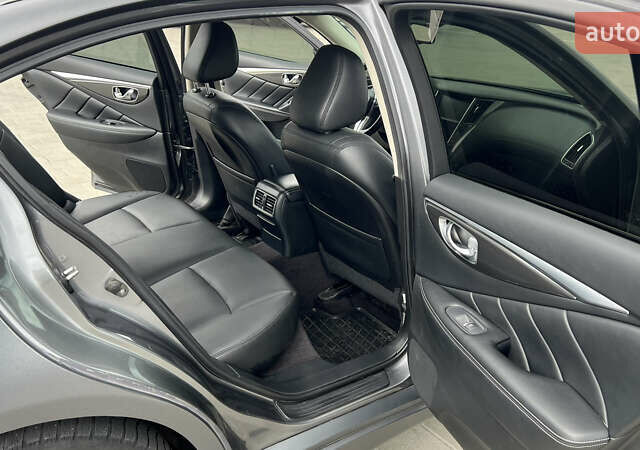 Серый Инфинити Q50, объемом двигателя 1.99 л и пробегом 180 тыс. км за 17700 $, фото 12 на Automoto.ua