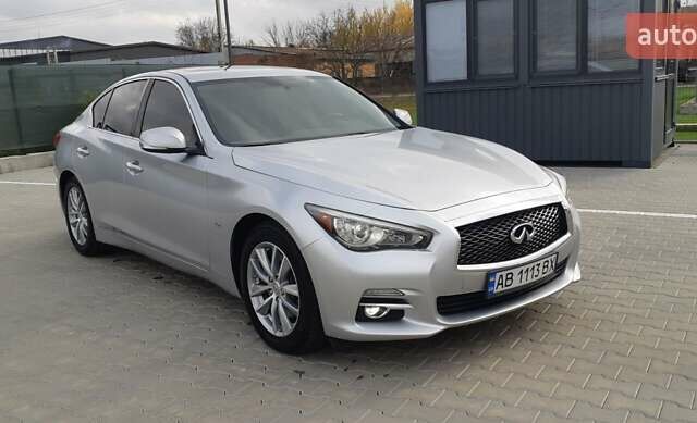 Серый Инфинити Q50, объемом двигателя 3 л и пробегом 86 тыс. км за 16250 $, фото 2 на Automoto.ua