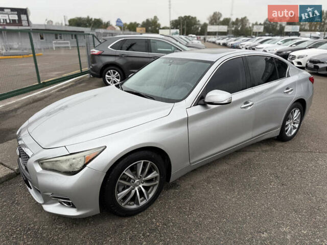Серый Инфинити Q50, объемом двигателя 3 л и пробегом 132 тыс. км за 11990 $, фото 1 на Automoto.ua